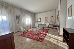 Appartamento tre camere due bagni